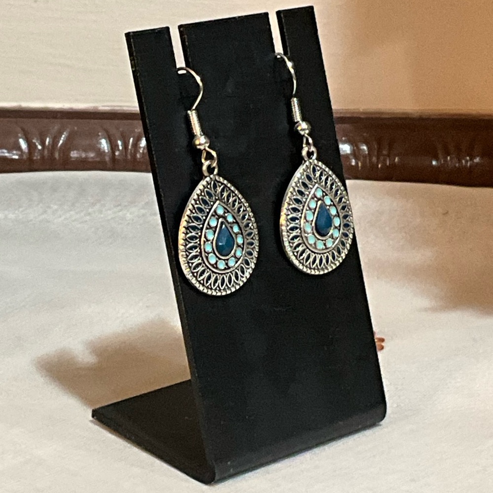 Elegant Silver Teardrop Earrings with Turquoise Accents - Picture 4 of 7